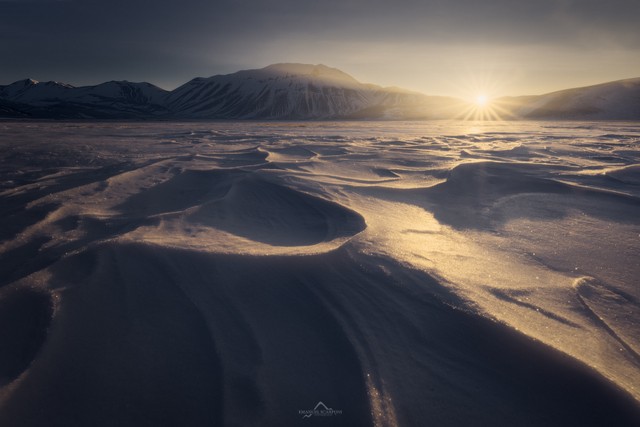 Castelluccio Inverno Alba.jpg