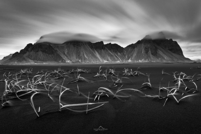 Vestrahorn BW.jpg